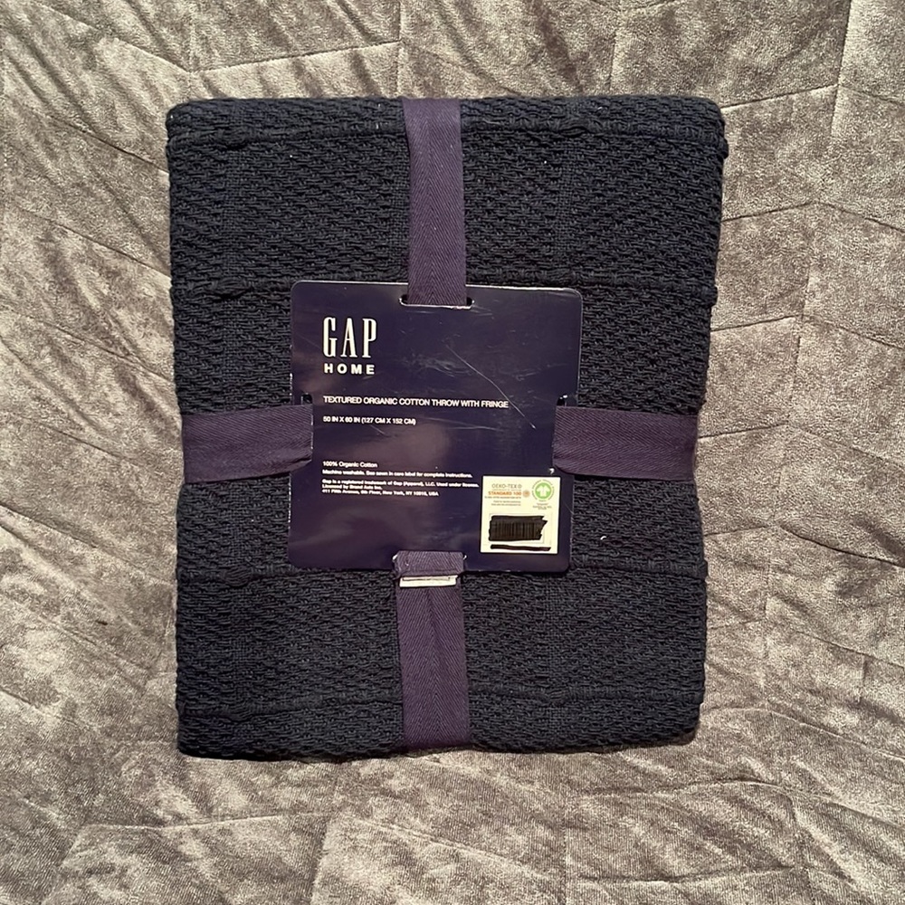 Gap Home textured organic cotton throw with fringe - Picture 3 of 3